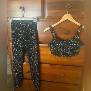 New Tavi sports bra and legging set both size Small (never worn).